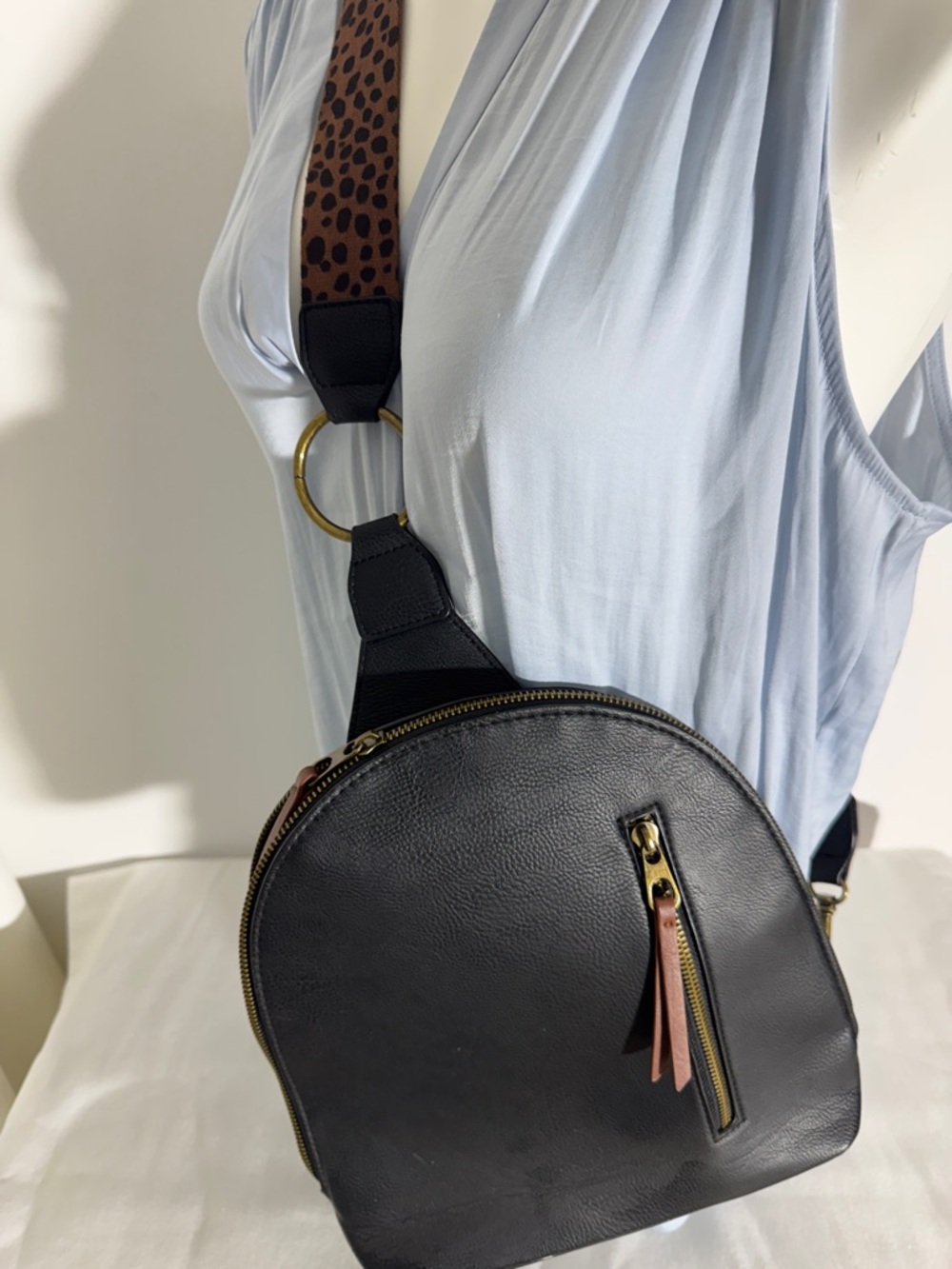 Universal thread black crossbody bag